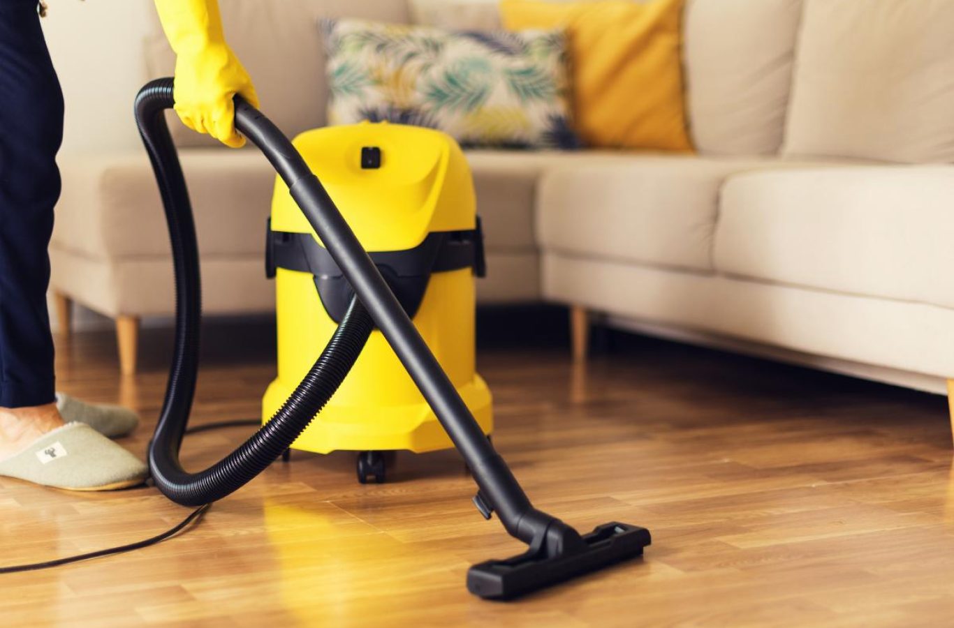 Dallas Housekeeping Co. team performing cleaning services near me in Lake Highlands, TX